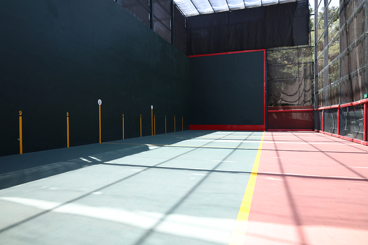 Cancha de frontenis en Club Atlas Chapalita