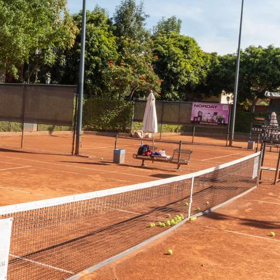 Cancha de tenis en Club Atlas Chapalita